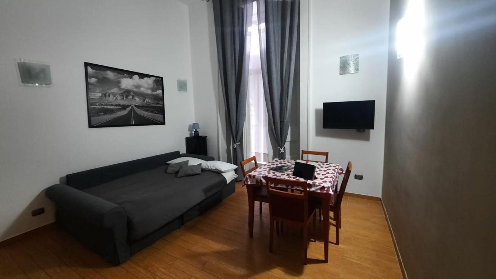 White Home Quartieri Spagnoli Naples Exterior photo
